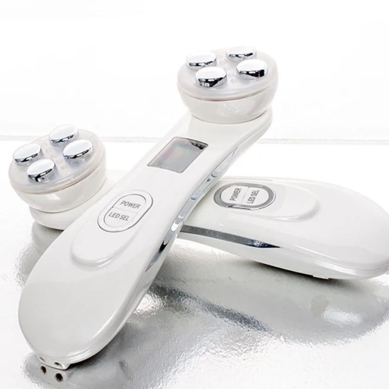 EMS beauty device